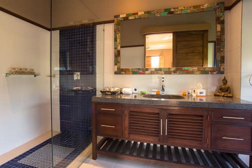 Solo Villas and Retreat