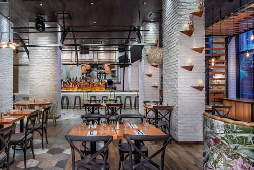 DoubleTree by Hilton New York Times Square West, Bar (on property)