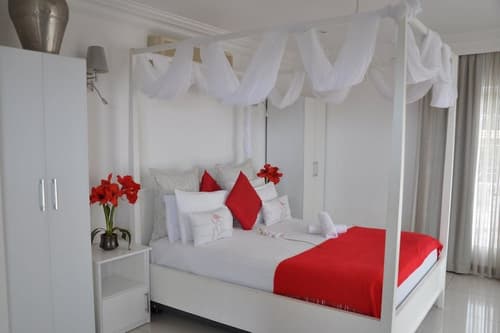 34 on Milkwood, Room