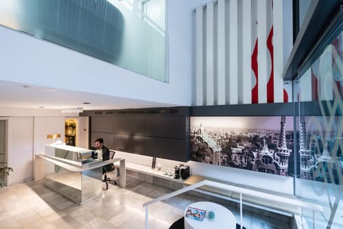 Atenea Rekord Suites Barcelona, Reception