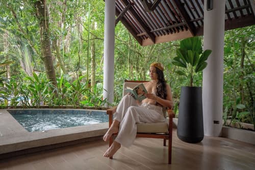 Aninga Lodge, Living area