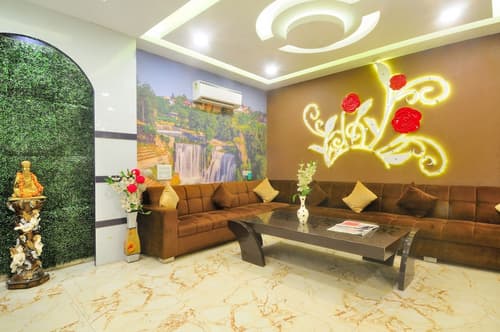 Check in Room Chuna Mandi, 