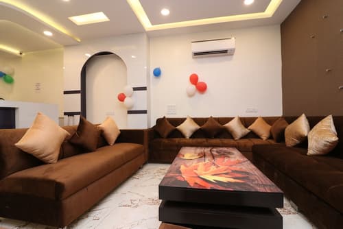 Check in Room Chuna Mandi, 