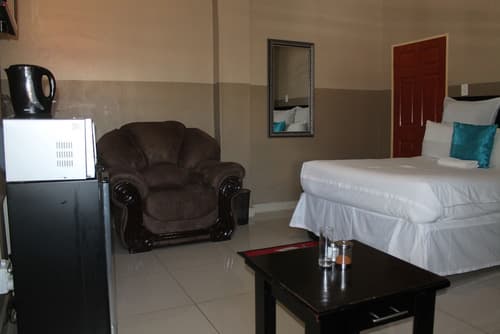 Miraton Guest Lodge, Room