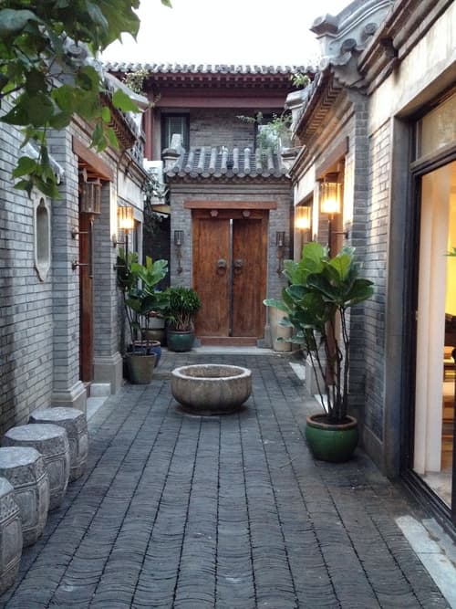 Beijing Le Zai Nan Luo Gu Xiang Wang Fu Jing Forbidden City Courtyard Hotel, Interior entrance
