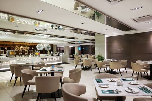 Cosmo Hotel Kuala Lumpur, Dining