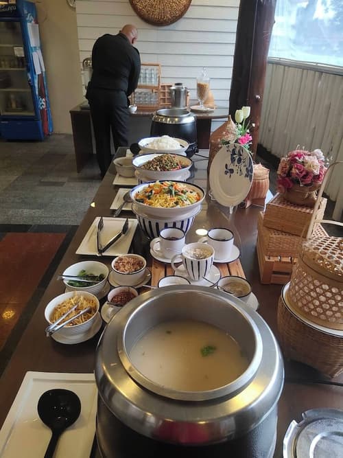Regent Lodge Lampang, Breakfast buffet