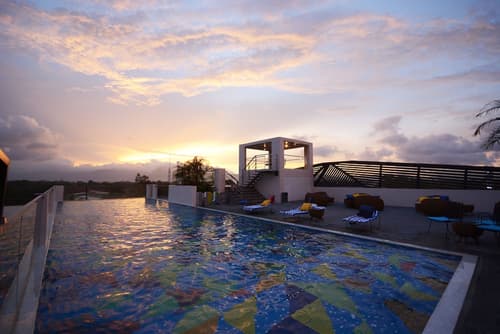 Hue Hotels and Resorts Puerto Princesa Managed by HII, Rooftop pool