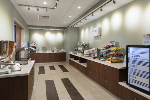 Holiday Inn Express Visalia Sequoia Gateway Area by IHG, Breakfast area