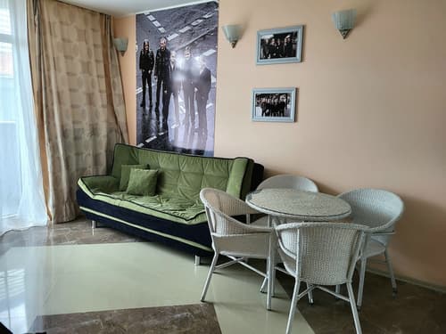 Rock Hotel First Line