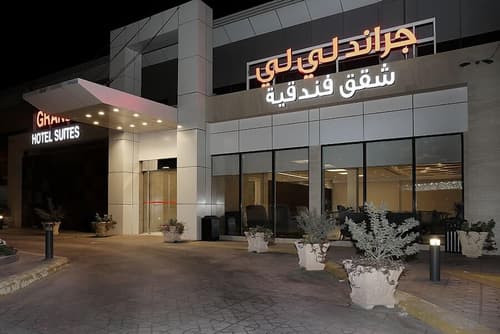 Grand Lily Hotel Suites, Front of property - evening/night