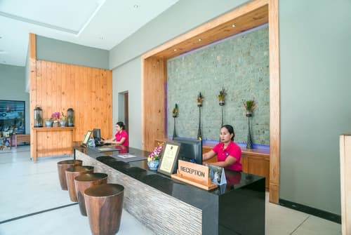 Villas Residence By Weekender Resort, Reception