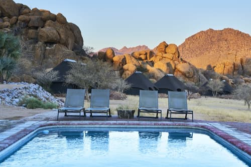 Ai Aiba - The Rockpainting Lodge, Outdoor pool