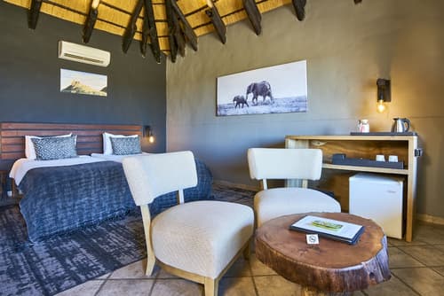 Ai Aiba - The Rockpainting Lodge, Room