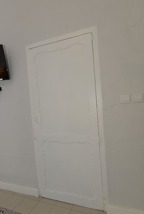 Paulos Valletta, Room