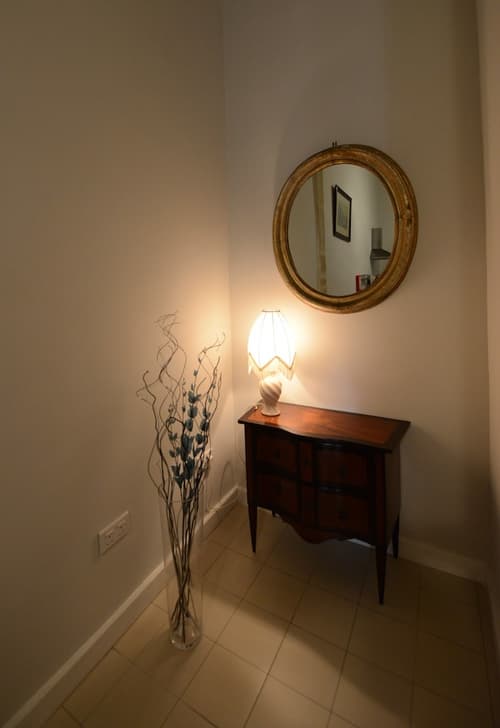 Paulos Valletta, Room