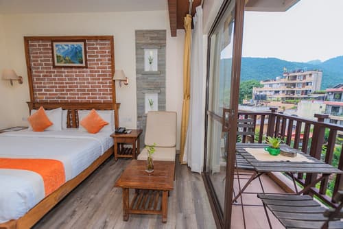 Pokhara Batika, Room