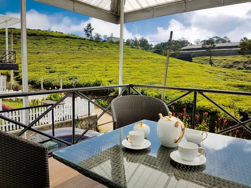 The Tea Garden, Balcony
