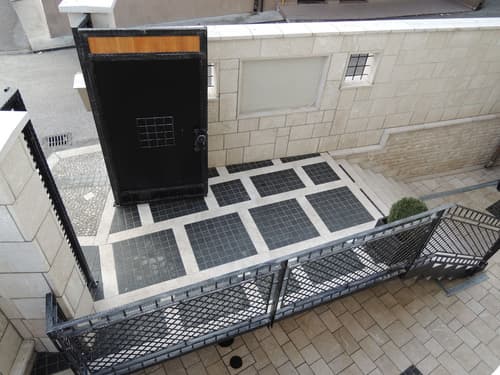 Hotel Aziza, Property entrance