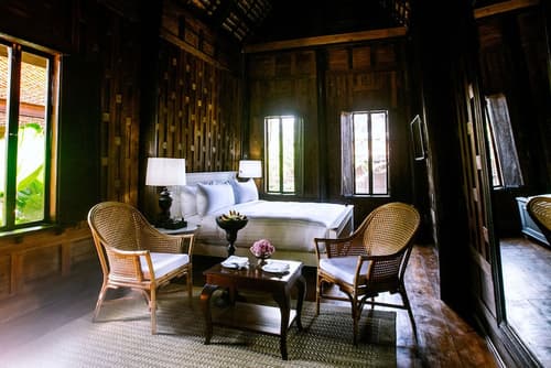 Villa Mahabhirom, Room