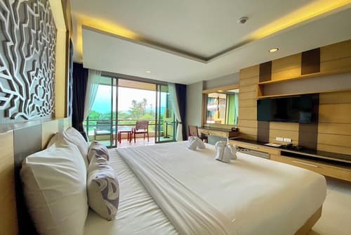 Aqua Resort Phuket - Near Beach and Chalong Pier, Room