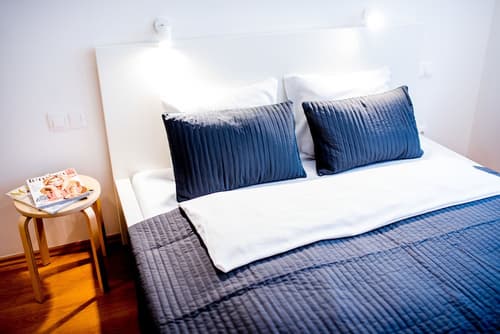 Vagabond Corvin, Room