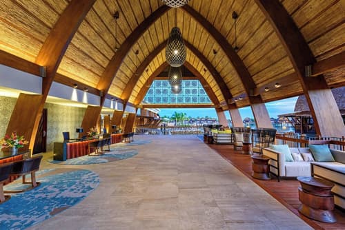Fiji Marriott Resort Momi Bay, Lobby lounge