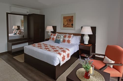 Fox Kandy by Fox Resorts- Luxury in the Mist, Room