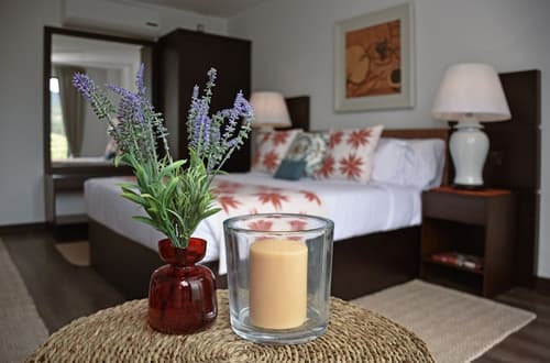 Fox Kandy by Fox Resorts- Luxury in the Mist, Room