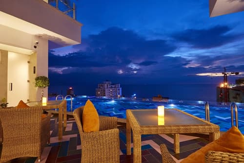 Mandarina Colombo, Pool