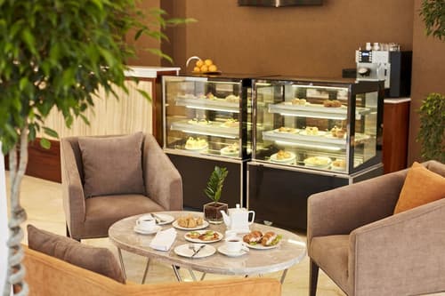 Mandarina Colombo, Lobby sitting area