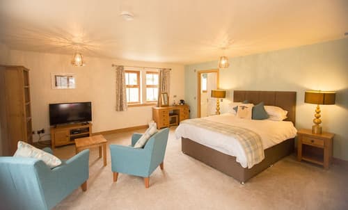 Redwood House Hotel