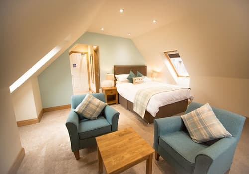 Redwood House Hotel