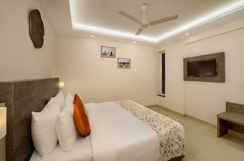 Sterling Goa Varca, Room