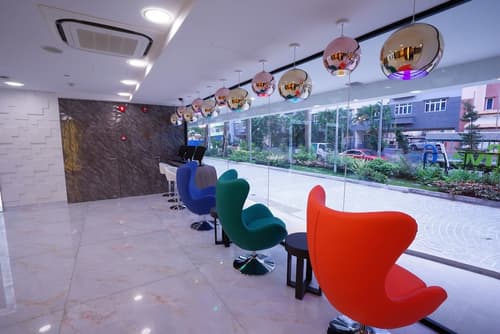 five6 Hotel Splendour, Lobby sitting area