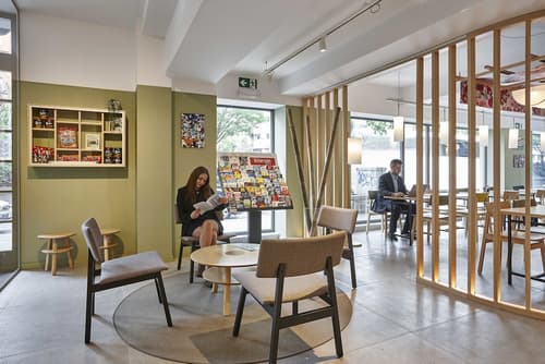 Yadoya Hotel, Lobby sitting area