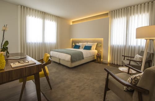 Somewhere Estoril Guesthouse