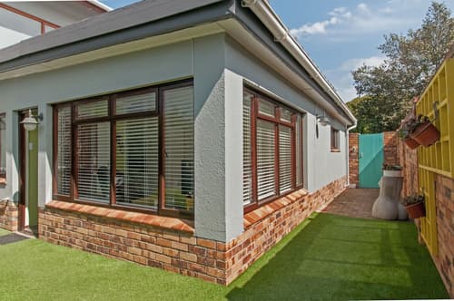 6 Stemmet Lodge, Room