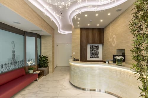 43 Station Hotel, Reception