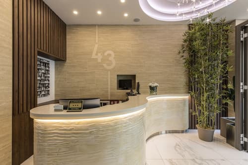 43 Station Hotel, Reception