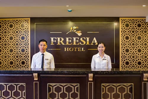 Freesia Hotel, Reception