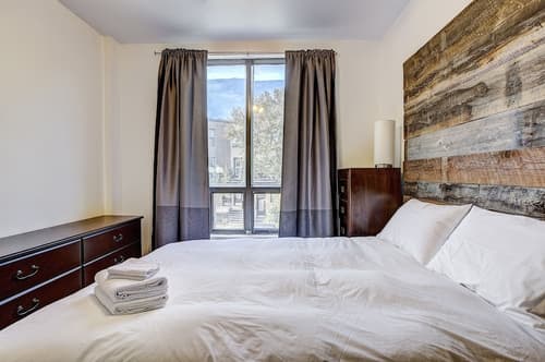 Destination Stays Griffintown Montreal, Room