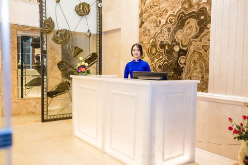 Little Hanoi Deluxe Hotel, Interior entrance