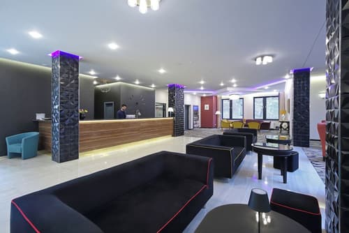 Parkhotel Carlsbad Inn, Reception