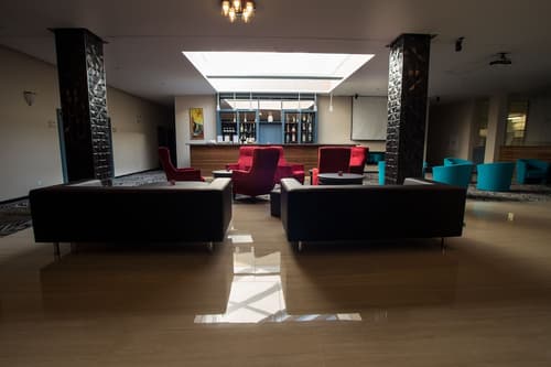 Parkhotel Carlsbad Inn, Lobby sitting area