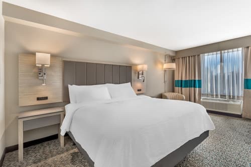 Holiday Inn Knoxville N - Merchant Drive by IHG