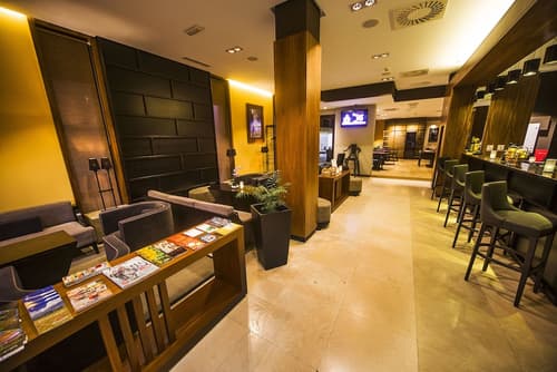 Residence Hotel, Reception