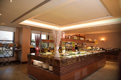 Warwick Al Khobar, Breakfast area