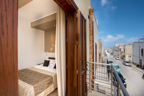 Ayres Del Mar, Balcony