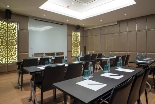 Panphuree Residence, Meeting facility